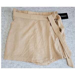 Messini Wrap Mini Skirt Skort Tie Waist Linen Look Beige, Built in Shorts, Sz M